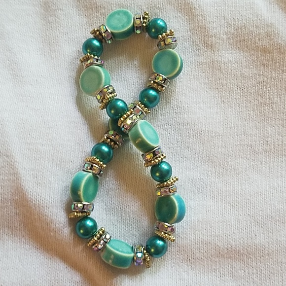 Bracelets - Picture 4 of 7